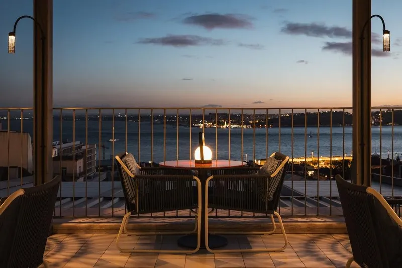 Bairro Alto Hotel: Amenities & Dining