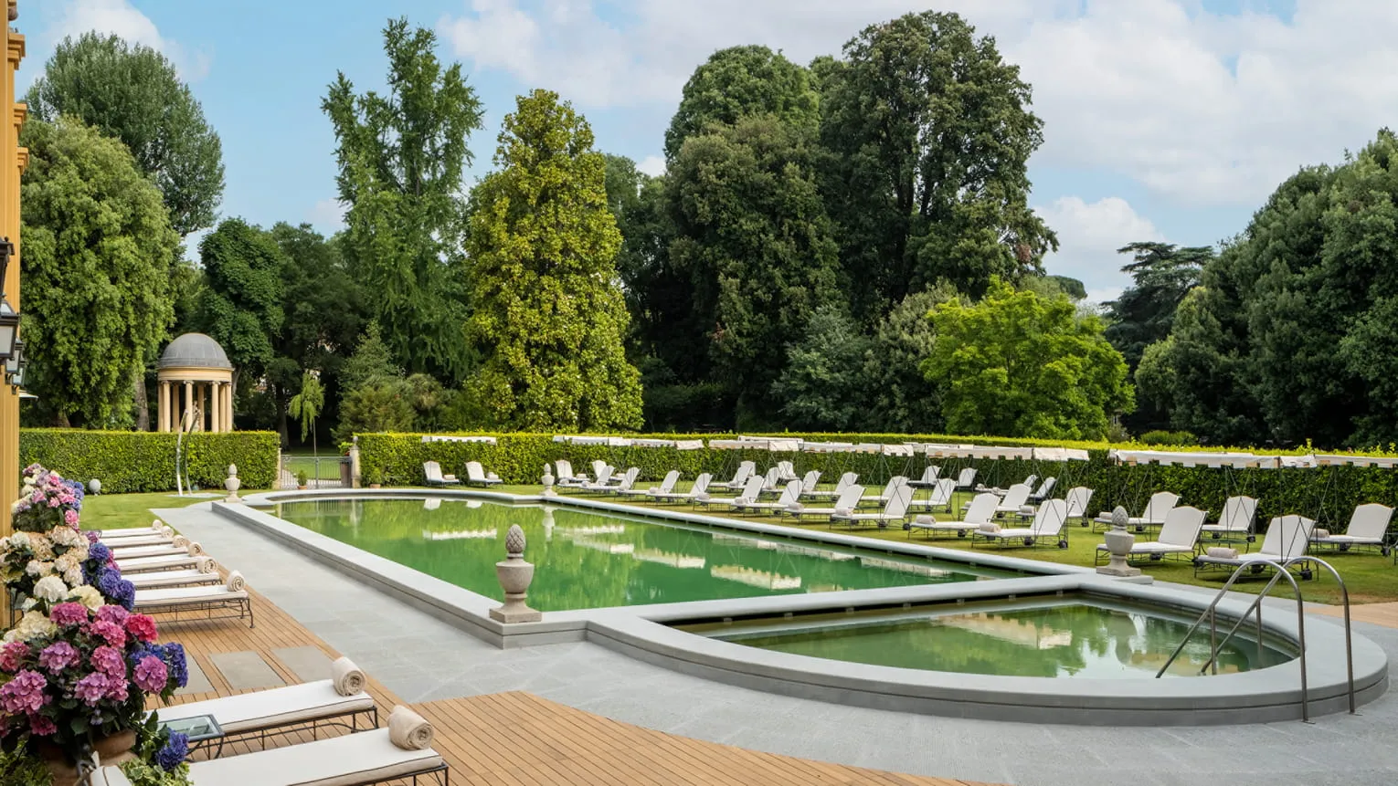 Four Seasons Hotel Firenze: Amenities & Dining