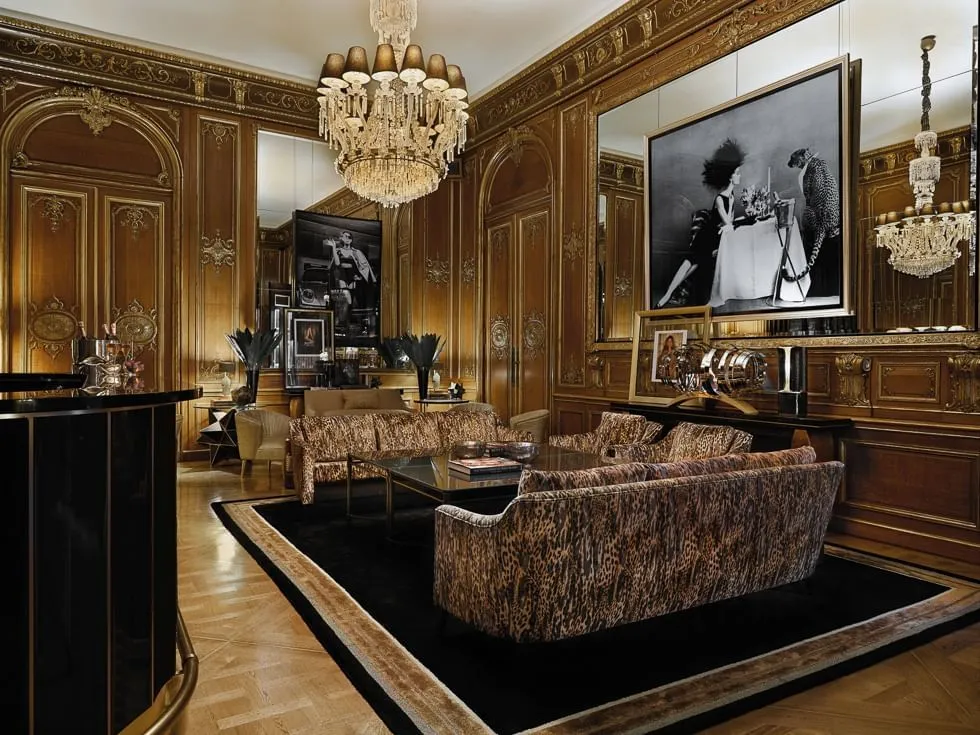 Schlosshotel Berlin: Dining with Theatrical Flair