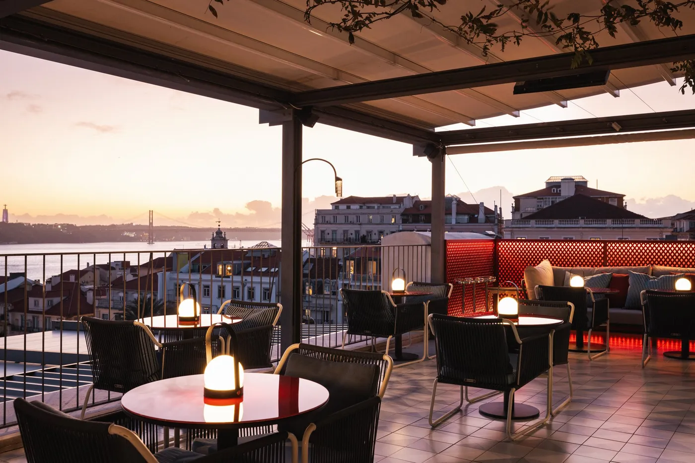 Bairro Alto Hotel: amenities and dining
