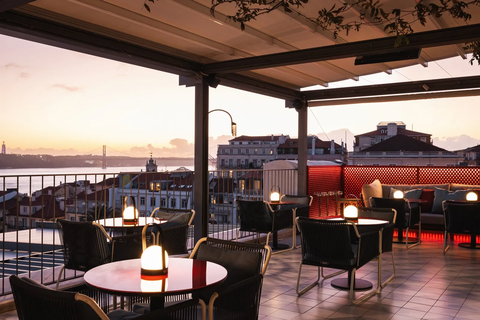 Bairro Alto Hotel: Amenities & Dining