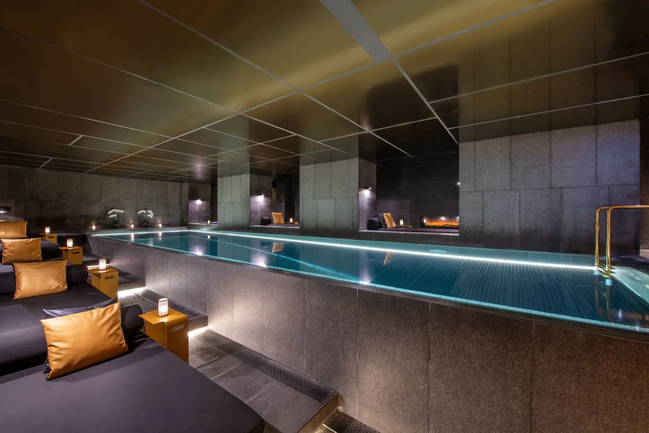 W Amsterdam: Amenities & Dining