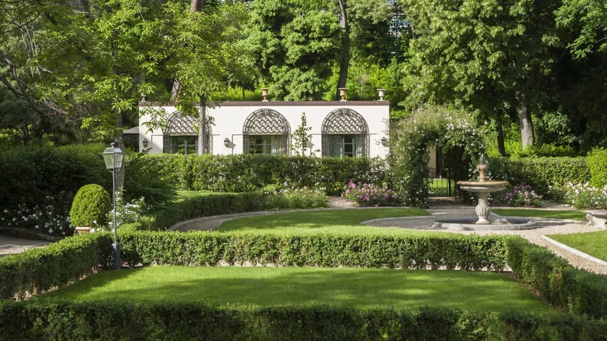 Four Seasons Hotel Firenze: Rooms & Suites