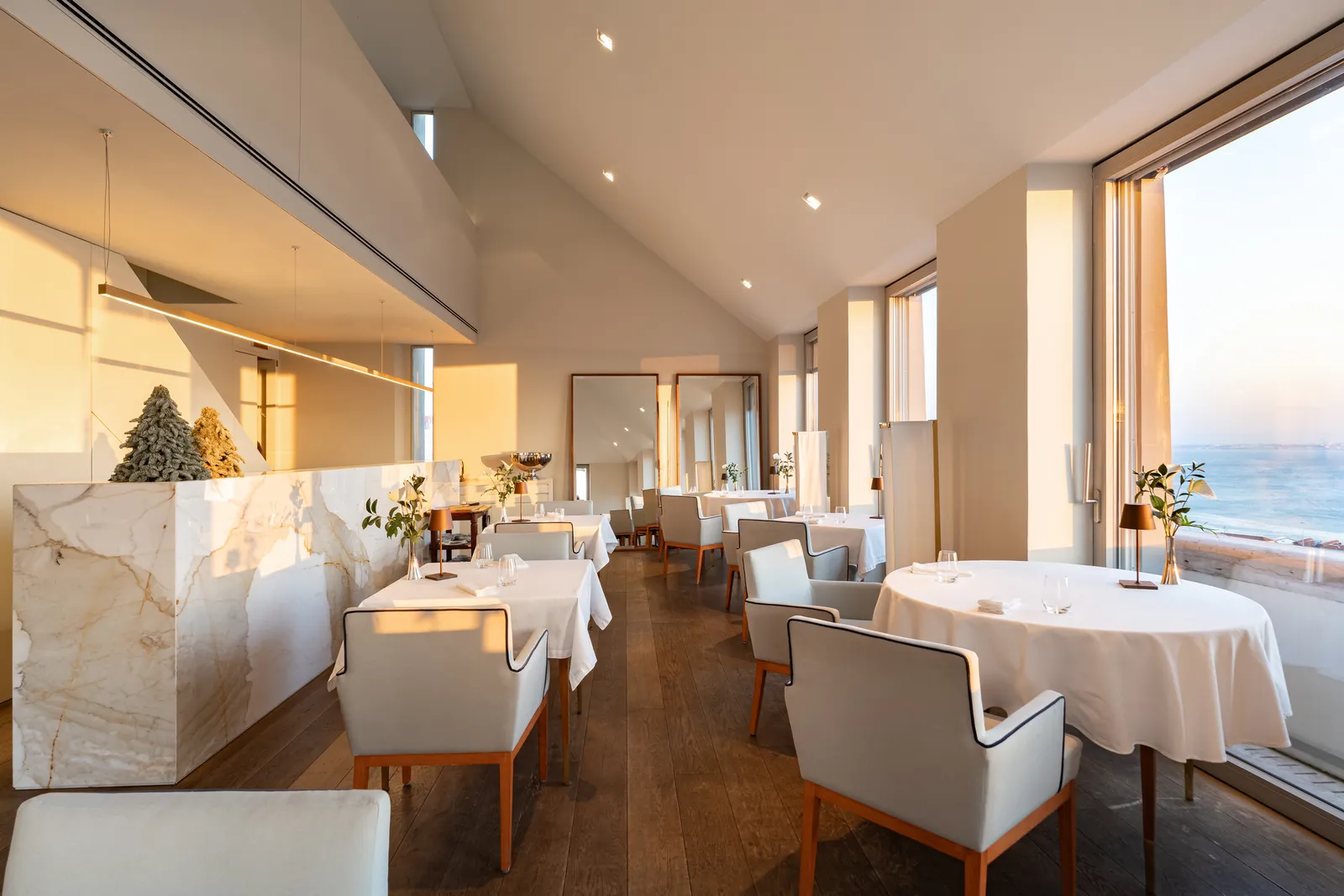 Verride Palácio de Santa Catarina: Amenities & Dining