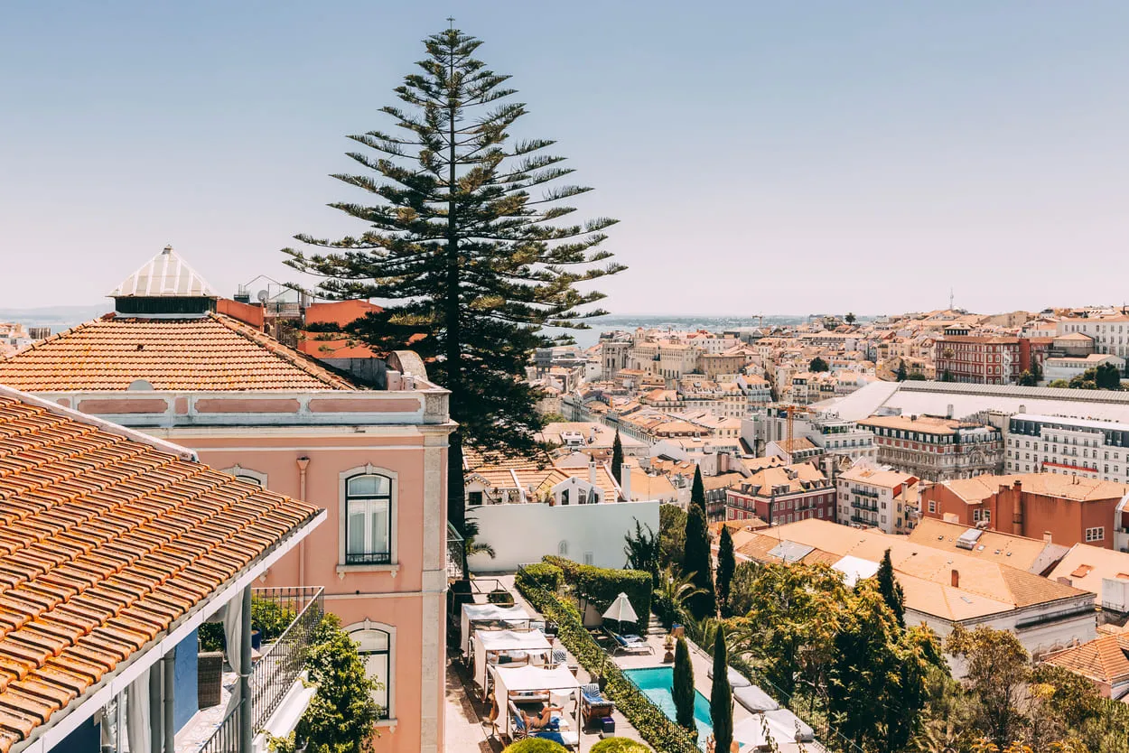 Torel Palace Lisbon: Amenities & Dining