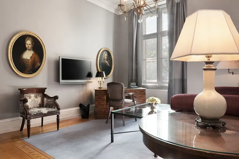 Schlosshotel Berlin: Rooms & Suites