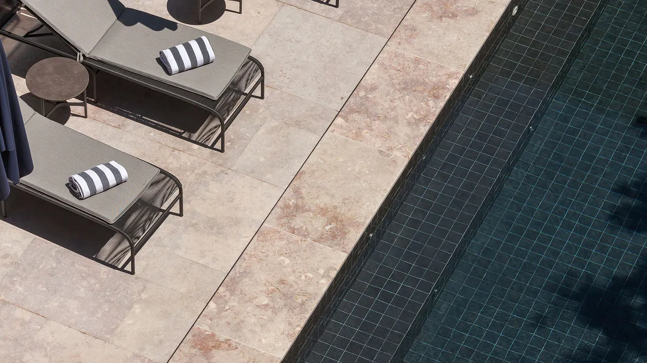 Valverde Lisboa Hotel & Garden: Amenities & Dining