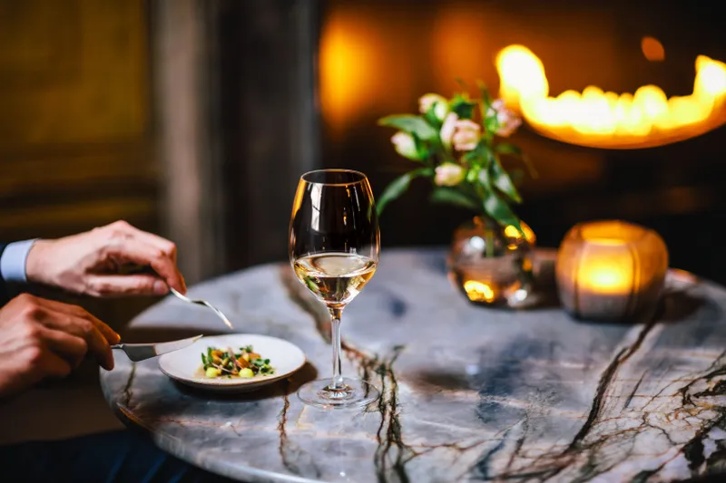 The Dylan: Amenities & Dining