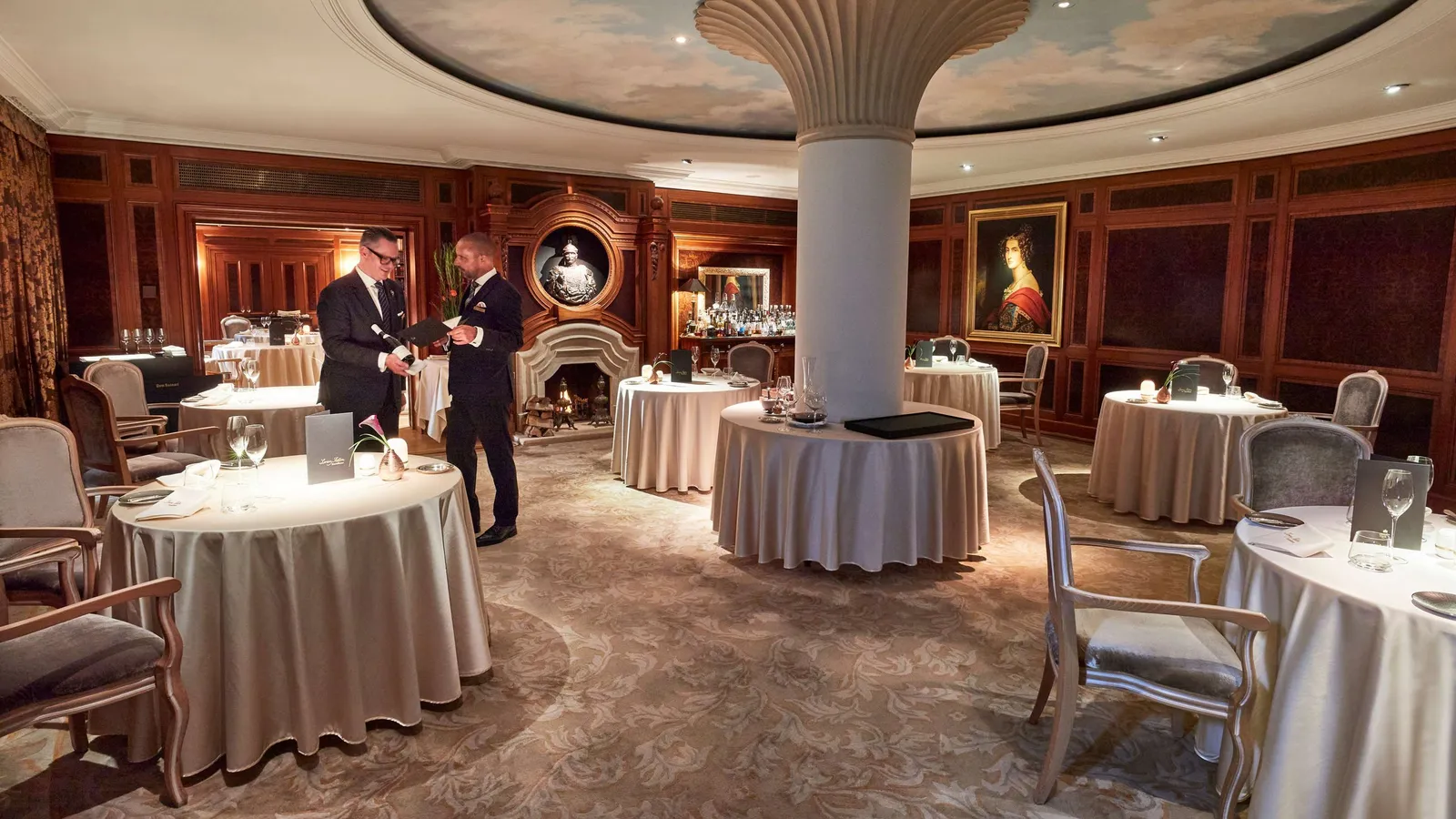 Hotel Adlon Kempinski Berlin: Amenities & Dining