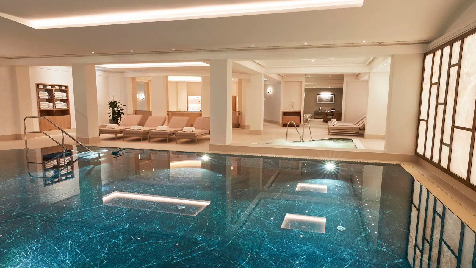 Hotel Adlon Kempinski Berlin: Amenities & Dining
