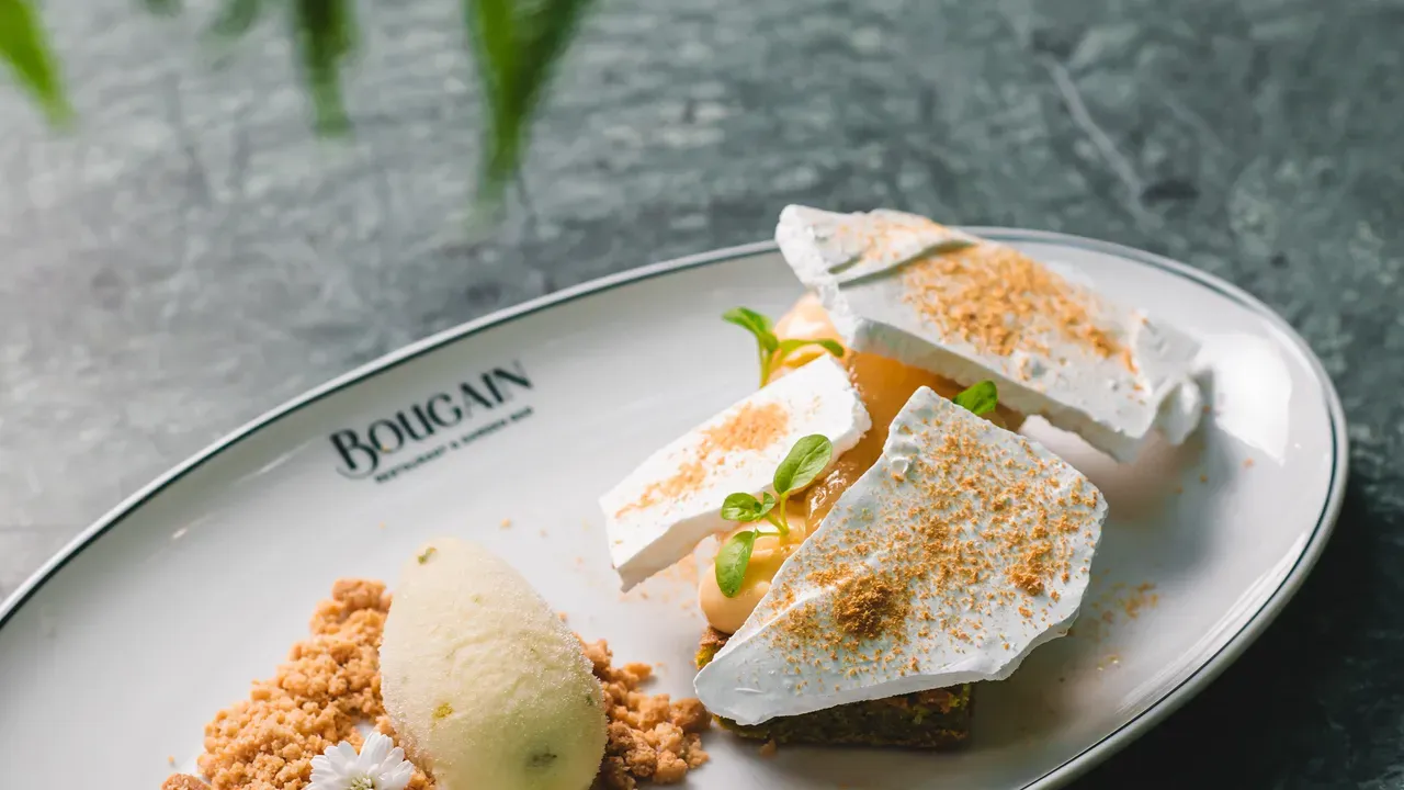 Valverde Lisboa Hotel & Garden: Amenities & Dining