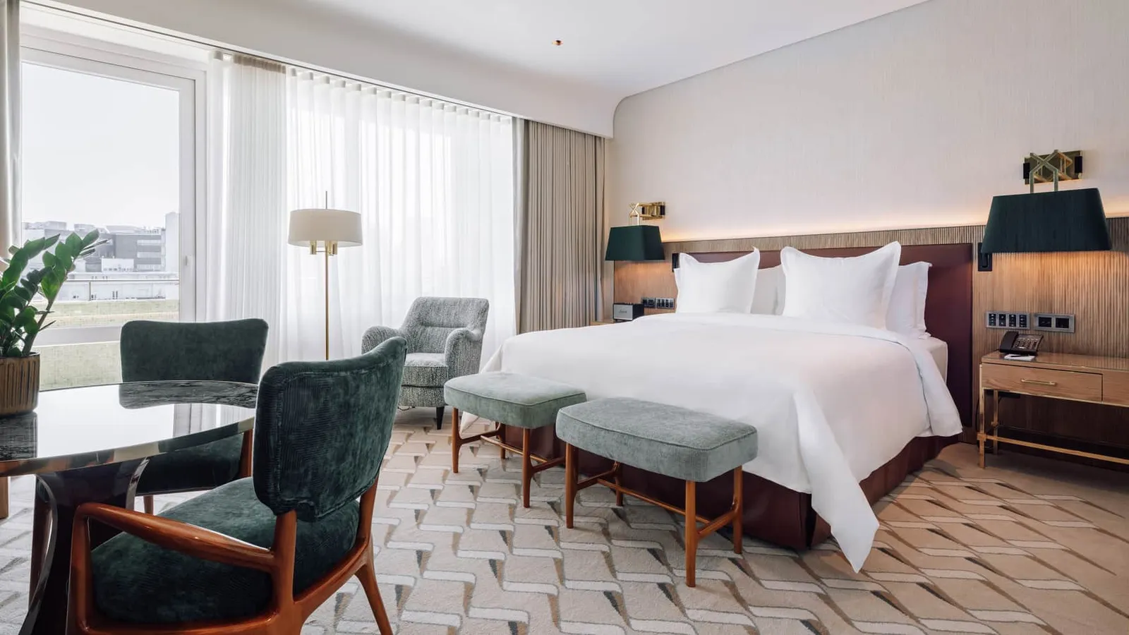 Four Seasons Hotel Ritz Lisbon: Rooms & Suites
