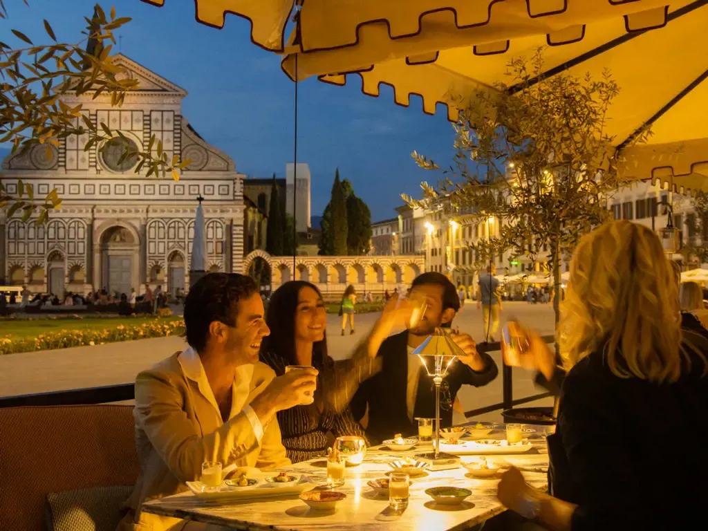 The Place: Amenities & Dining