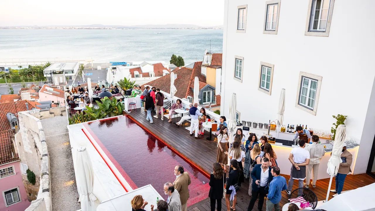 Memmo Alfama: Amenities & Dining