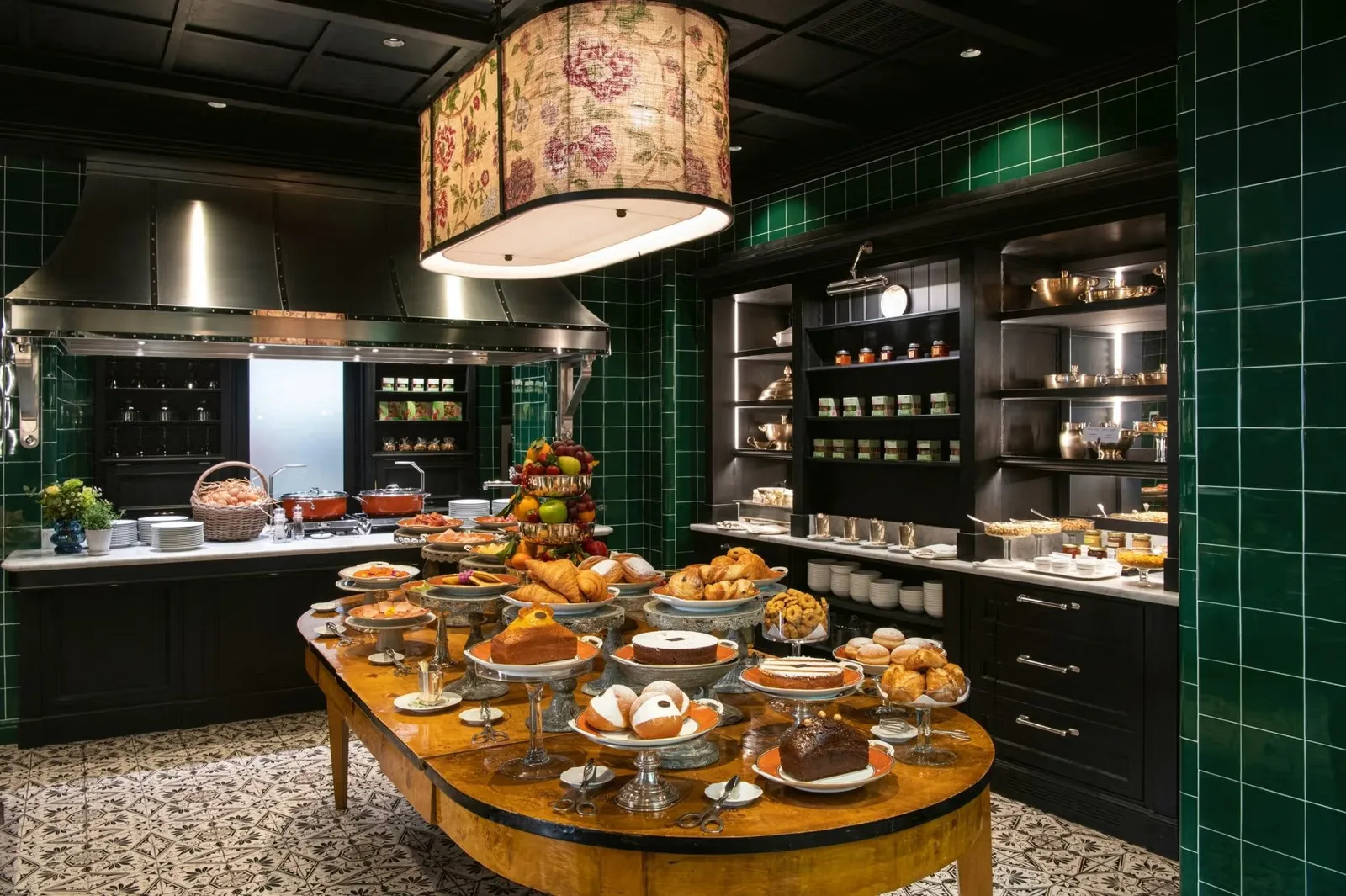 Helvetia & Bristol Firenze: Amenities & Dining