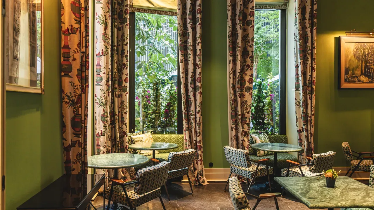 Valverde Lisboa Hotel & Garden: Amenities & Dining