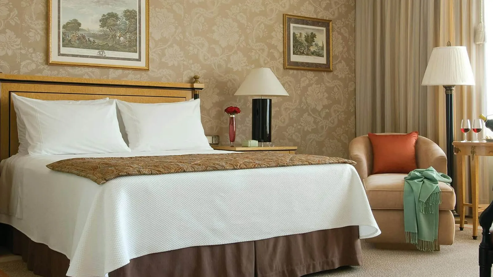 Four Seasons Hotel Ritz Lisbon: Rooms & Suites