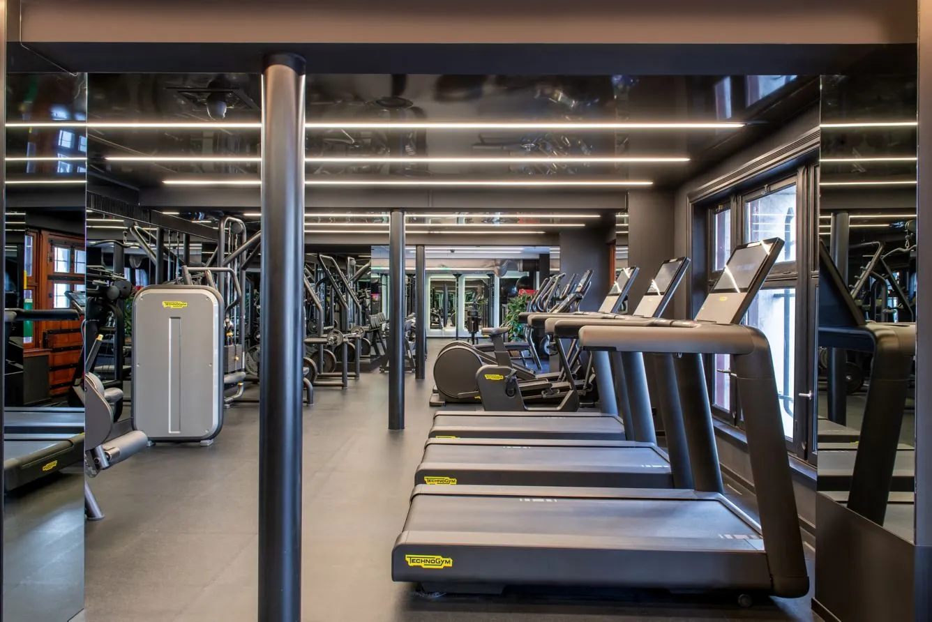 W Amsterdam: Amenities & Dining