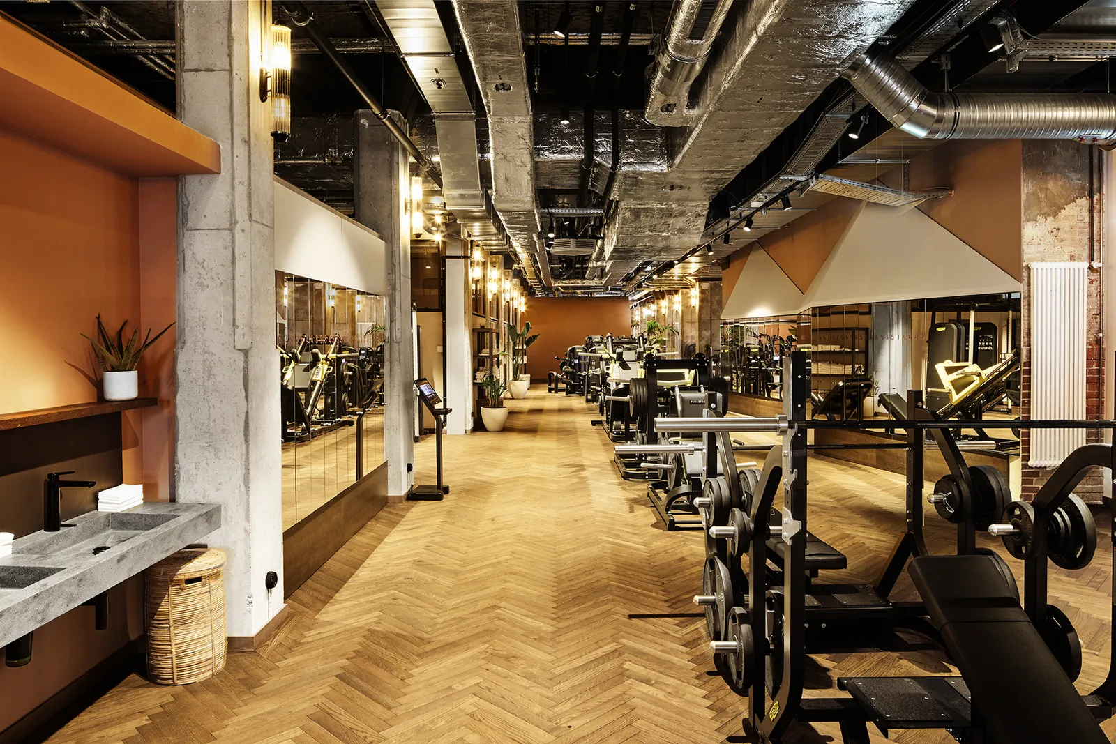 Hotel Telegraphenamt: Amenities & Dining