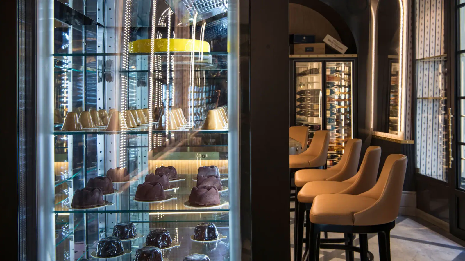 Il Tornabuoni: Amenities & Dining