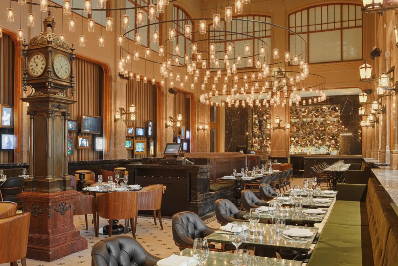 W Amsterdam: Amenities & Dining