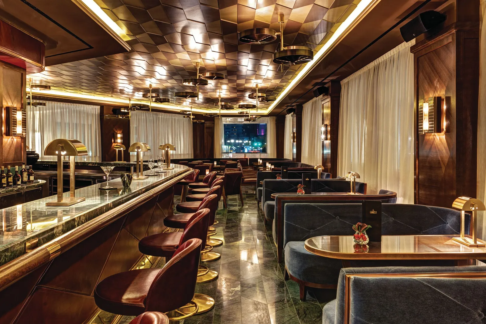 Waldorf Astoria Berlin: Amenities & Dining