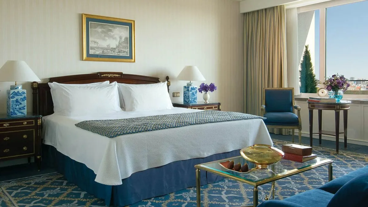 Four Seasons Hotel Ritz Lisbon: Rooms & Suites