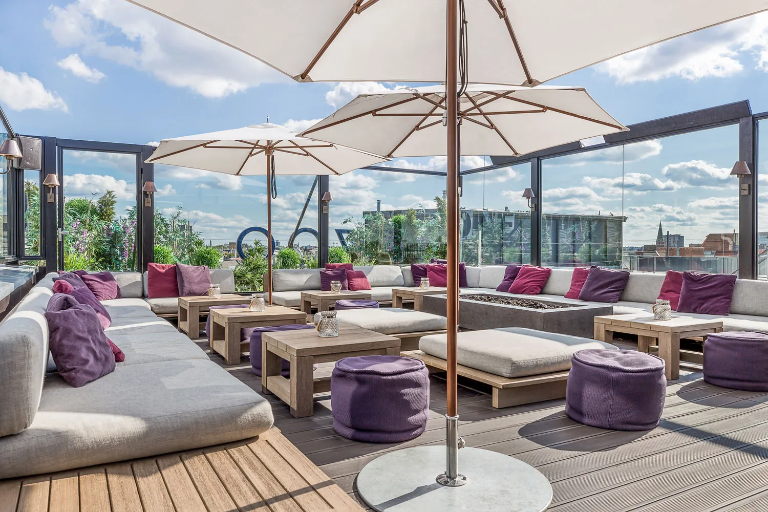 Hotel Zoo Berlin: Amenities & Dining