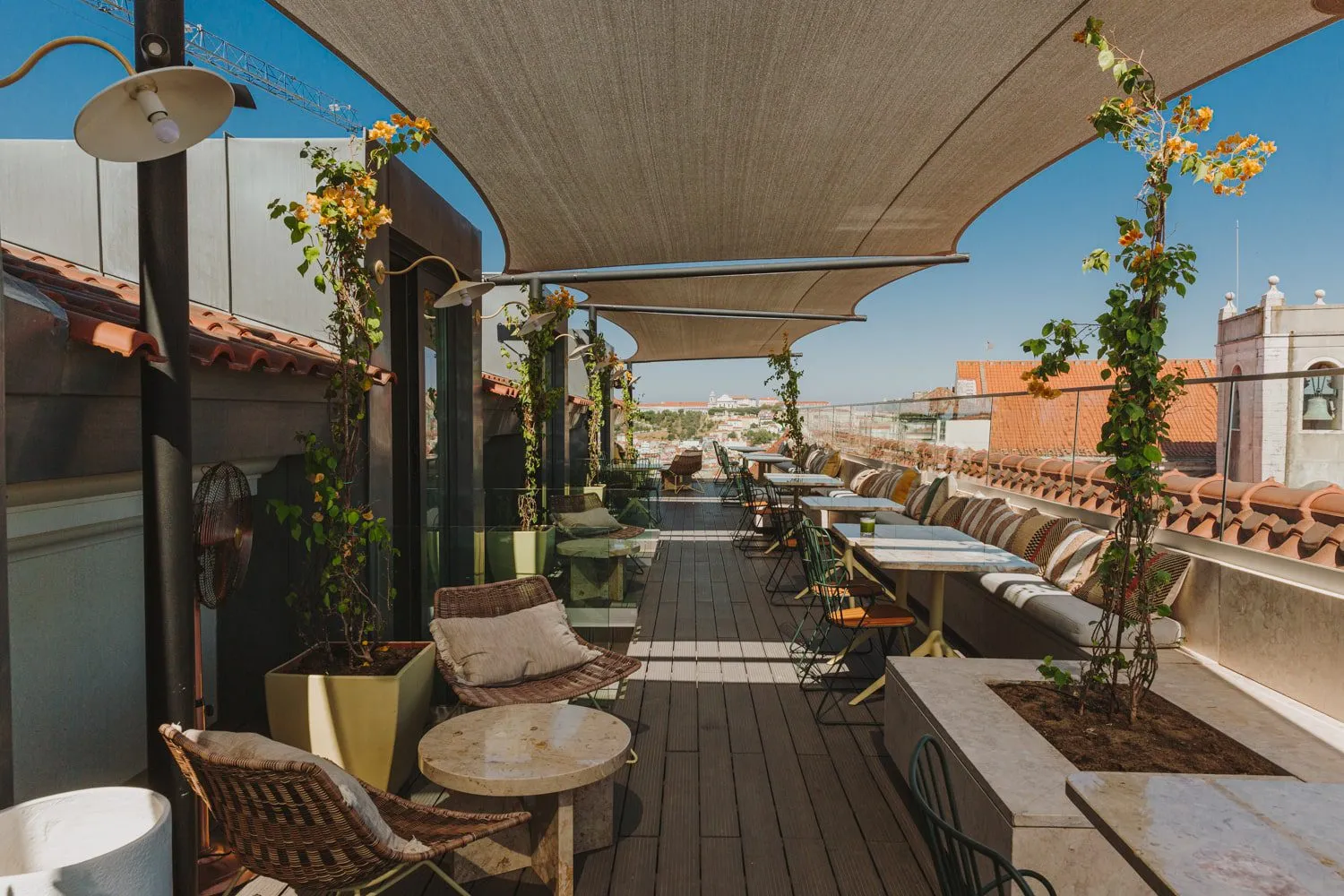 The Lumiares Hotel & Spa: Amenities & Dining