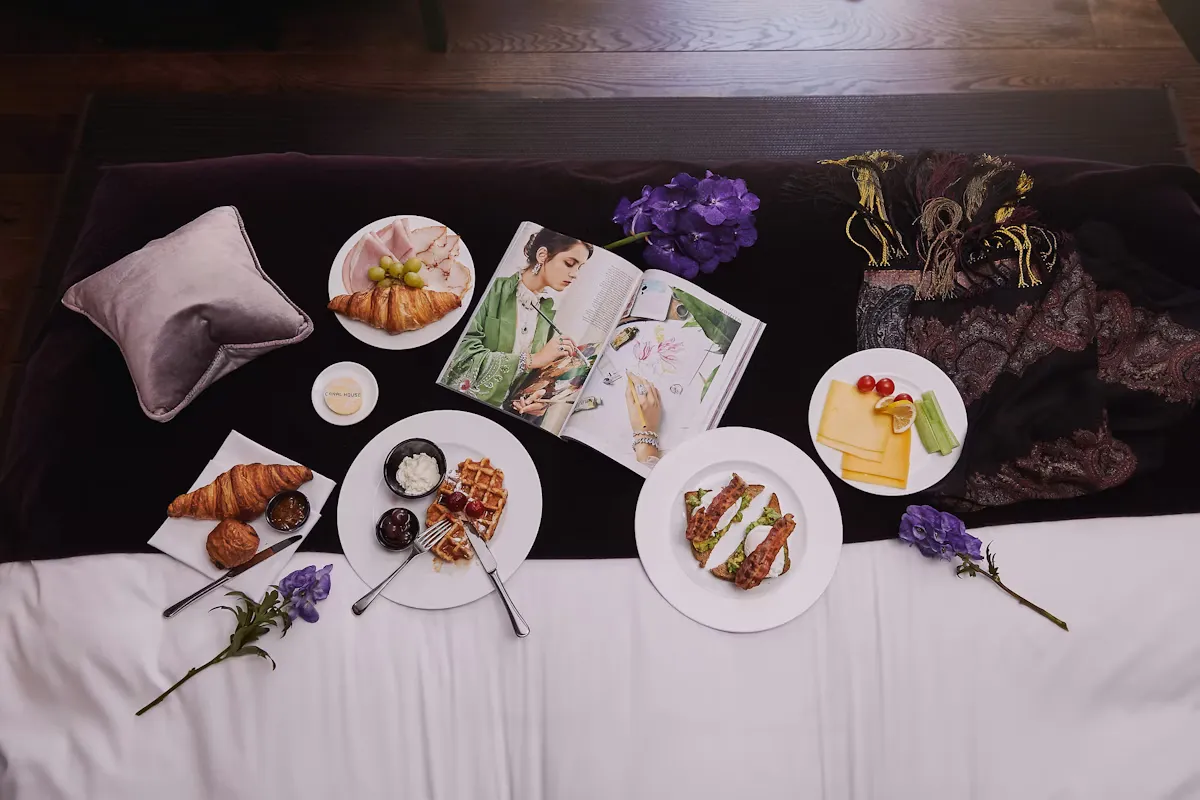 Canal House Amsterdam: Amenities & Dining