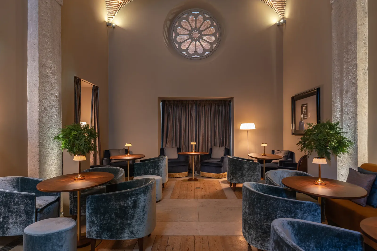 Verride Palácio de Santa Catarina: Amenities & Dining