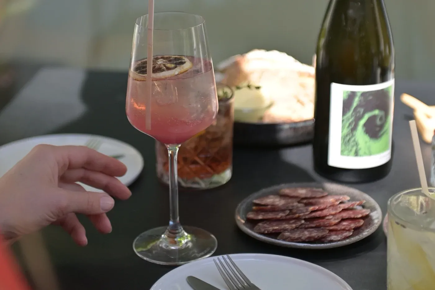 Wilmina Hotel: Amenities & Dining